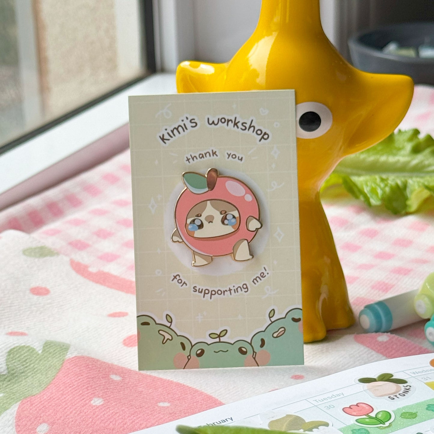 x(CLEARANCE) apple cat enamel pin